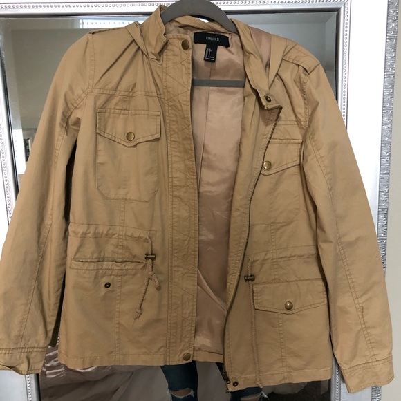 Light weight tan jacket - Picture 2 of 3